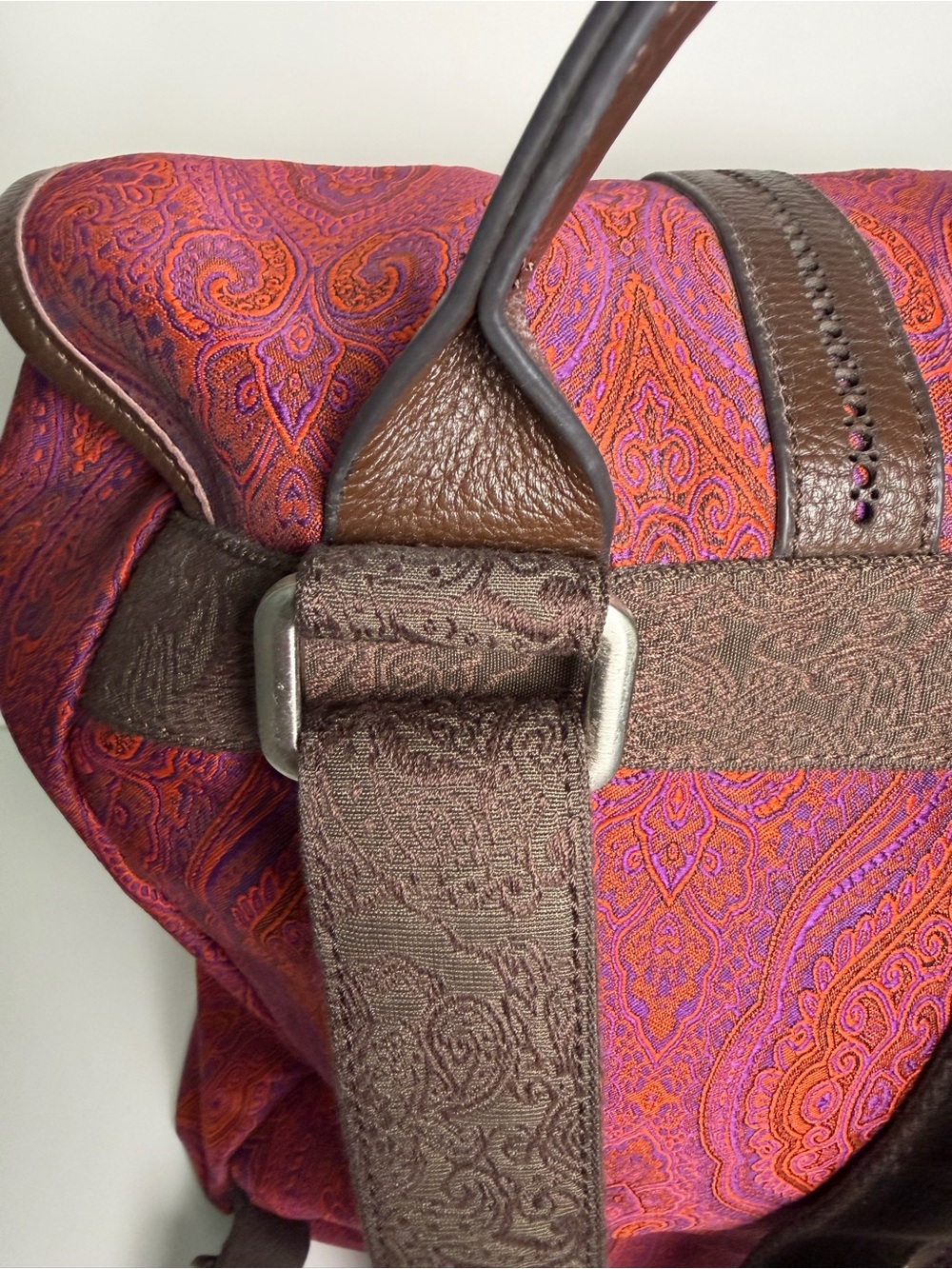 Robert Graham Stellen Rucksack Paisley Red Purple Silk + Brown Leather, Backpack - Picture 9 of 16